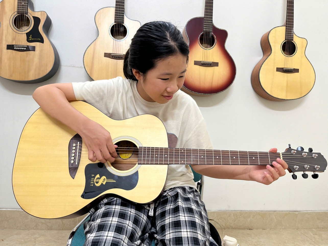 học đàn guitar ở hải dương